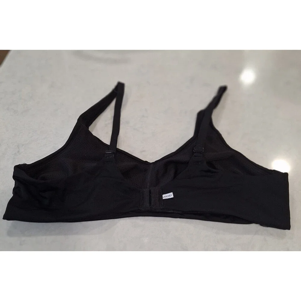 Jockey Smooth & Sleek Wirefree Molded Bra Black
Size: 38B - Picture 4 of 6